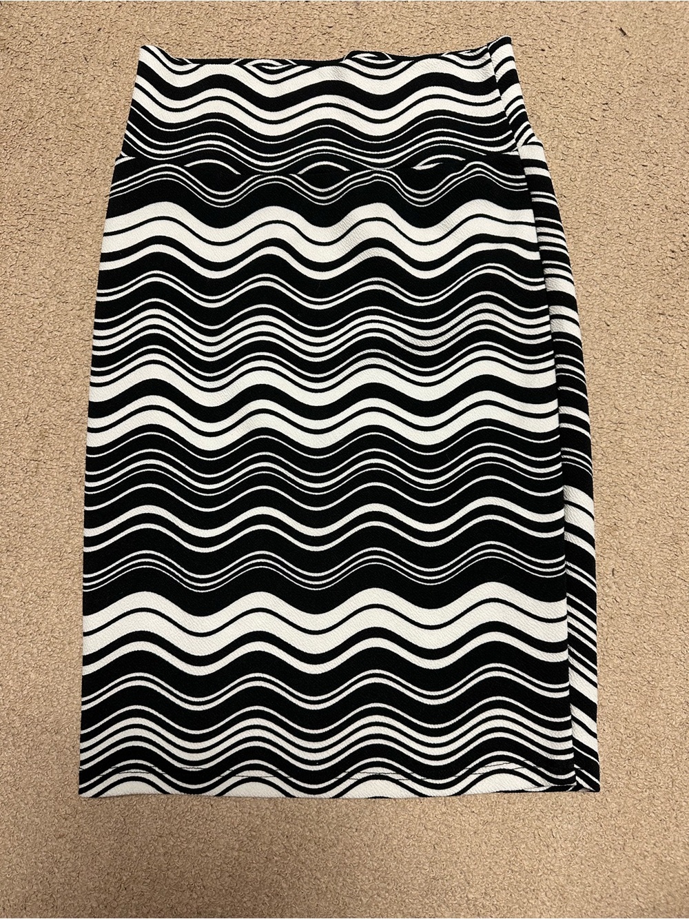 LuLaRoe Cassie - Black and White Wave Pencil Skirt